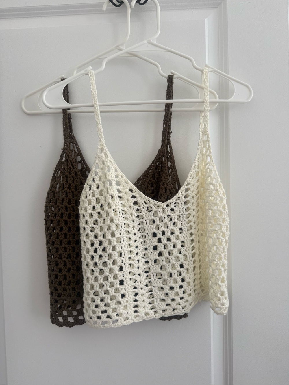 Crochet V-Neck Tank Top - Cream & olive green